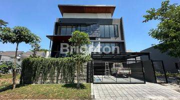 Gambar 2 Rumah 3 Lantai Baru Unfurnished SHM di Somerset, Surabaya