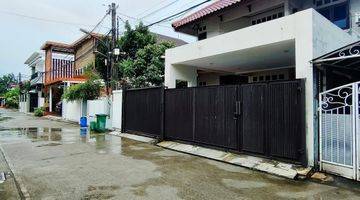 Gambar 3 Rumah 2 Lantai Semi Furnish di komplek Perumahan Jatibening