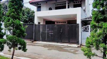 Gambar 5 Rumah 2 Lantai Semi Furnish di komplek Perumahan Jatibening