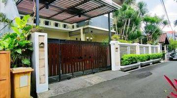 Gambar 1 Rumah 3 Lantai Rooftop +pool Di Cipayung Jak Tim