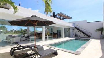 Gambar 3 Secure Living 3 Bedrooms Luxury Rice Field View In The Complex Of Villas At Canggu