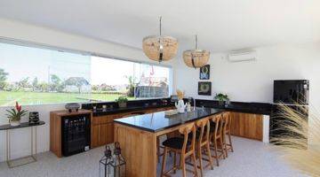 Gambar 2 Secure Living 3 Bedrooms Luxury Rice Field View In The Complex Of Villas At Canggu