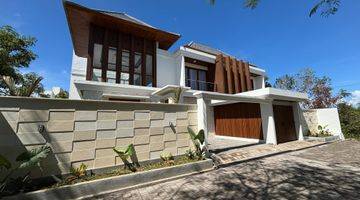 Gambar 1 3 Bedrooms Minimalist Modern Villa