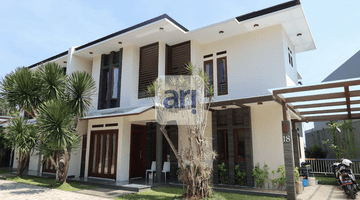 Gambar 1 Rumah Lux Furnished Dengan Kolam Renang di Ciumbuleuit, Bandung Utara