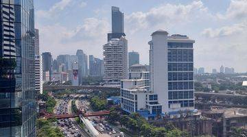 Gambar 4 Resto Space Semi Outdoor di Sudirman, Lokasi Prime Strategis