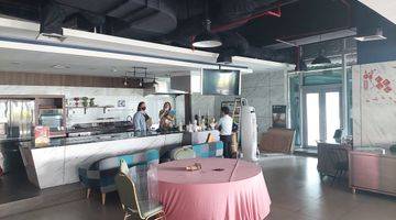 Gambar 5 Resto Space Semi Outdoor di Sudirman, Lokasi Prime Strategis