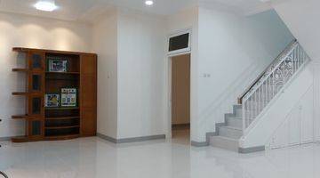 foto lainnya rumah hook clasick modern siap
