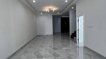 ruang tamu rumah baru 2 lantai, depan