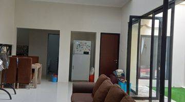 ruang tamu rumah siap huni di kencana