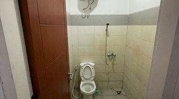 kamar mandi rumah dalam cluster dekat bintaro