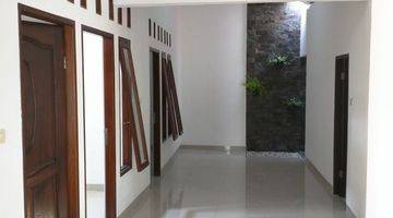foto lainnya rumah 1 lantai di bukit