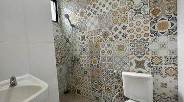 kamar mandi rumah 2 lantai, modern minimalis