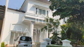 Gambar 1 Disewa Rumah Full Furnished, Ada Kolam Renang, Siap Huni di Bsd