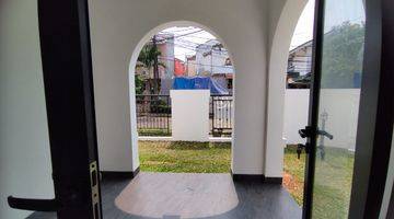 Gambar 5 Rumah B. New, Pool, Hook Di Mertilang Bintaro.