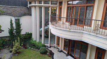 Gambar 1 Rumah 2 Lantai Unfurnished SHM di Jalan Batu Nunggal, Bandung