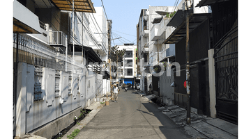 Gambar 1 RUMAH DI TANJUNG DUREN DI JALAN LEGA DAN BEBAS BANJIR