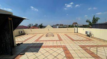 Gambar 2 Disewakan Rumah 3 Lantai Citra Garden 3 Boulevard , 5 Kt , Bagus . Semi Furnished