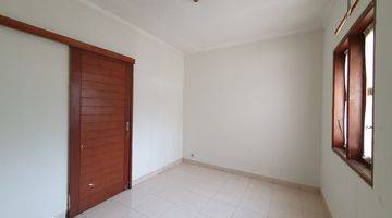 kamar tidur rumah cantik dibawah 2m di