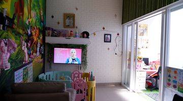 ruang keluarga rumah cantik di dago atas