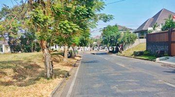 tampak depan tanah murah di mainroad komplek