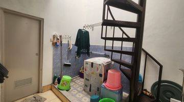 kamar mandi ruko strategis 2 lantai jalan