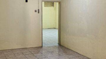 Gambar 4 Rumah Dan Toko di Pinggir Jalan Ampenan 