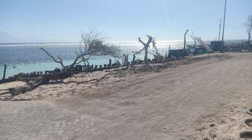Gambar 2 Tanah Pinggir Pantai Gili Trawangan
