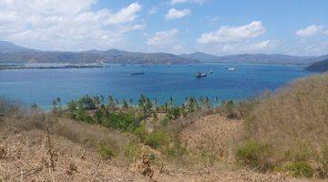 Gambar 2 Tanah View Laut Dan View Kapal Pesiar di Teluk Kadinan Sekotong