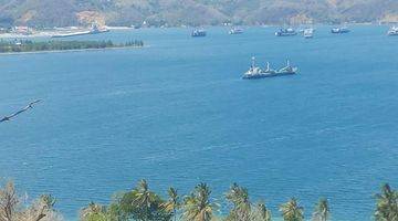 Gambar 5 Tanah View Laut Dan View Kapal Pesiar di Teluk Kadinan Sekotong