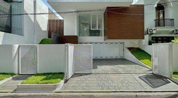 Gambar 3 New Modern House Private Lift, Pool, Rooftop Karya Arsitek Ternama