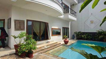 Gambar 1 Good Deal !Rumah Cantik Asri Private Pool Komplek Elite Full Fasilitas (LT:401)