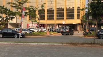 tampak depan disewakan ruko ready siap pakai