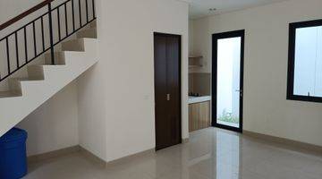 Gambar 3 Rumah 3 lantai Cluster Provence BSD CITY Tangerang