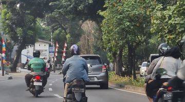 Gambar 3 Gedung baru 3.5 lantai di Duren Sawit Jakarta Timur