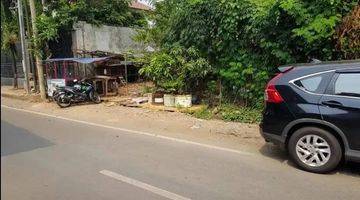 Gambar 2 Tanh strategis pinggir jalan kav. AL Duren Sawit Jakarta Timur