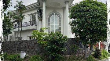 Gambar 1 Rumah Paling Gagah Villa Valensia