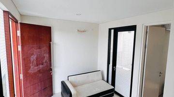 Gambar 2 Rumah North West Lake Citraland 2 Lantai Furnished 3 Kamar Tidur