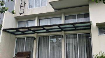 ruang keluarga rumah bagus semi furnished shm