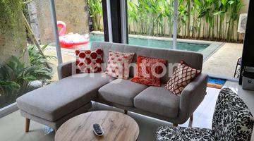 Gambar 1 Villa 2 lantai siap huni Full furnished kondisi terawat with Pool dikomplek villa Ubud