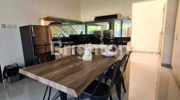 Gambar 2 Villa 2 lantai siap huni Full furnished kondisi terawat with Pool dikomplek villa Ubud