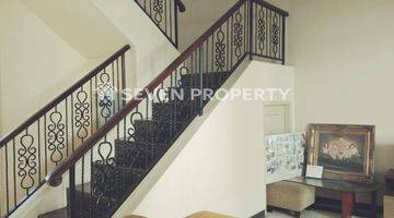 Gambar 5 Dijual Rumah SHM Bagus Modern 2 Lantai Semi Furnished Lokasi Strategis Legenda Wisata. P3.83.7.24