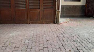 garasi/carport rumah untuk kantor di senopati