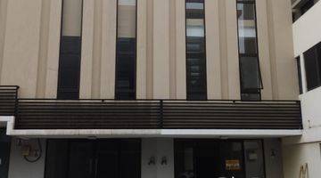 tampak depan ruko 3 lantai di lippo