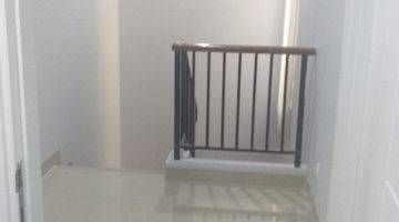 Gambar 3 Disewakan Rumah Semi Furnished Cluster Thomson Gading Serpong