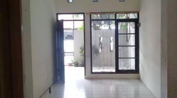 Gambar 1 Rumah Bagus SHM di Taman Holis Indah, Bandung