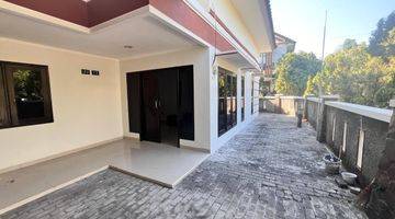 Gambar 4 Jarang Ada Rumah Hook Semi Furnished Wiyung SHM