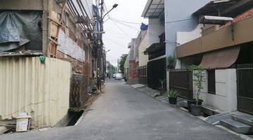 Gambar 4 Rumah 3lt Baru Gress Jln 2 Mbl Bbs Banjir di Tanjung Duren. 16099