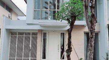 tampak depan rumah the mansion modern minimalis