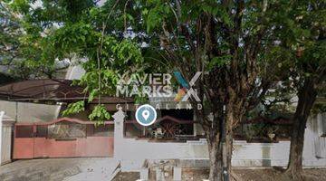 tampak depan rumah dharmahusada indah terawat lokasi