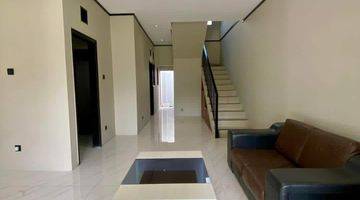 Gambar 4 Rumah Megah Full Furnish Dalam Perumahan Jl Palagan Km 11